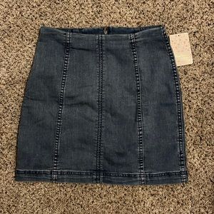 Never been worn: Denim Free People Skirt - Faded Indigo